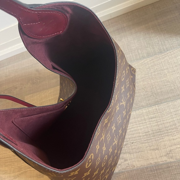 Authentic Louis Vuitton Purse - Picture 9 of 13